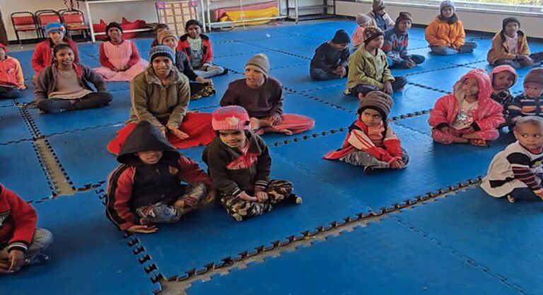 आश्रम में त्रासदी: 250 बच्चों में से 11 की मौत, गंभीर हालत में 50+ बच्चे; हाईकोर्ट ने की कार्रवाई