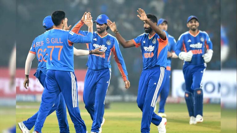 कोलकाता में बारिश से सवाल, सेमीफाइनल कौन खेलेगा? जानें रविवार का मौसम अपडेट कोलकाता में बारिश से सवाल, सेमीफाइनल कौन खेलेगा? जानें रविवार का मौसम अपडेट