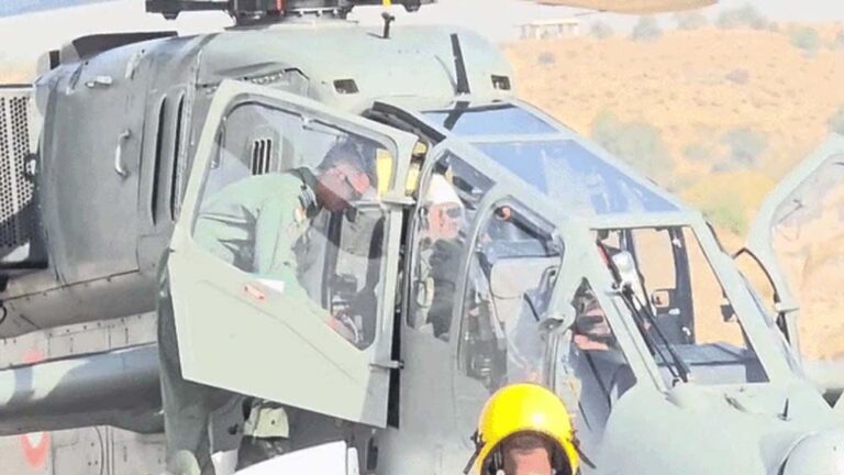 राष्ट्रपति Droupadi Murmu ने प्रचंड हेलिकॉप्टर उड़ाकर कहा—“वीर सैनिकों, गर्व के साथ धन्यवाद; जय हिंद, जय भारत”