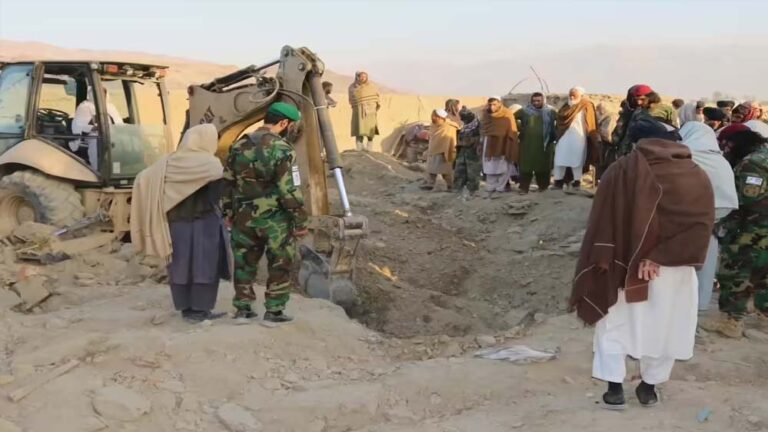 पाकिस्तान में रमजान के दौरान मुस्लिमों पर अत्याचार, भारत का अफगानिस्तान युद्ध पर स्पष्ट रुख पाकिस्तान में रमजान के दौरान मुस्लिमों पर अत्याचार, भारत का अफगानिस्तान युद्ध पर स्पष्ट रुख