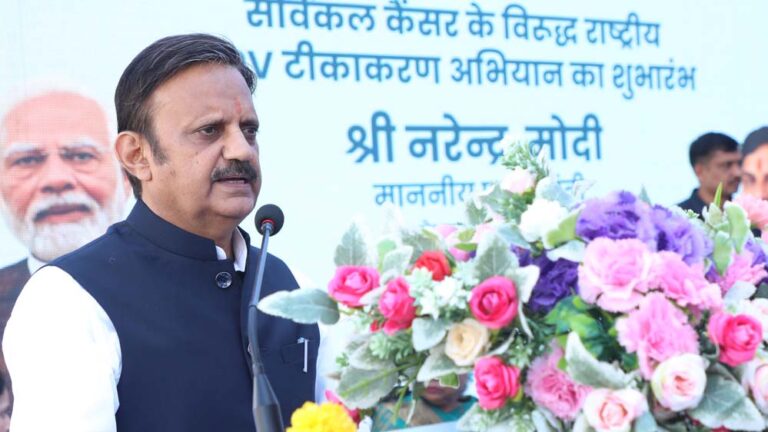 एचपीवी टीकाकरण अभियान का आगाज, पहले चरण में 8 लाख बेटियों को लगेंगे टीके