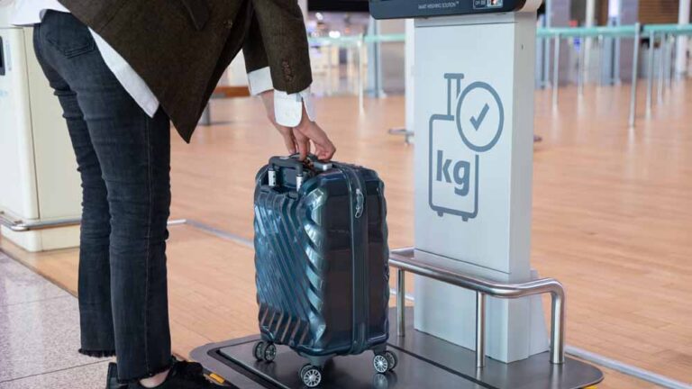 यात्रियों के लिए नया नियम: 75,000 रुपये से ऊपर के सामान पर चार्ज देना होगा