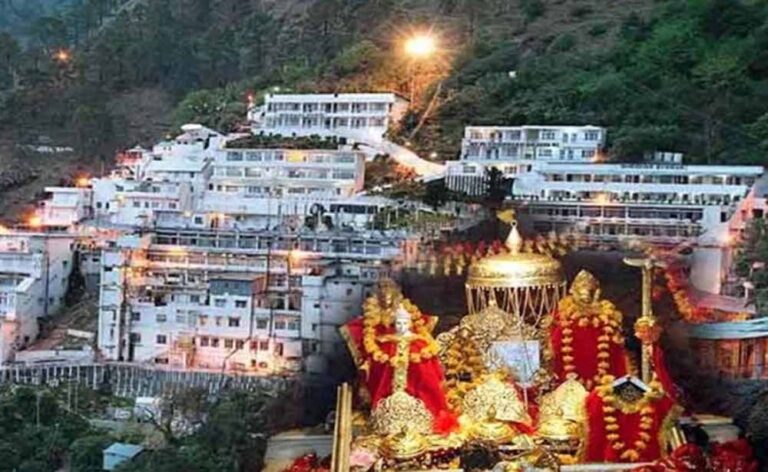 कटरा में बढ़ी सुरक्षा: मां वैष्णो देवी भवन पर मंडराया आतंकी साया, सेना तैनात