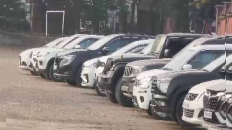 करोड़ों की ठगी का खुलासा: इंदौर में लग्जरी कार रेंटल के नाम पर आरोपी गिरफ्तार, 39 कारें जब्त करोड़ों की ठगी का खुलासा: इंदौर में लग्जरी कार रेंटल के नाम पर आरोपी गिरफ्तार, 39 कारें जब्त