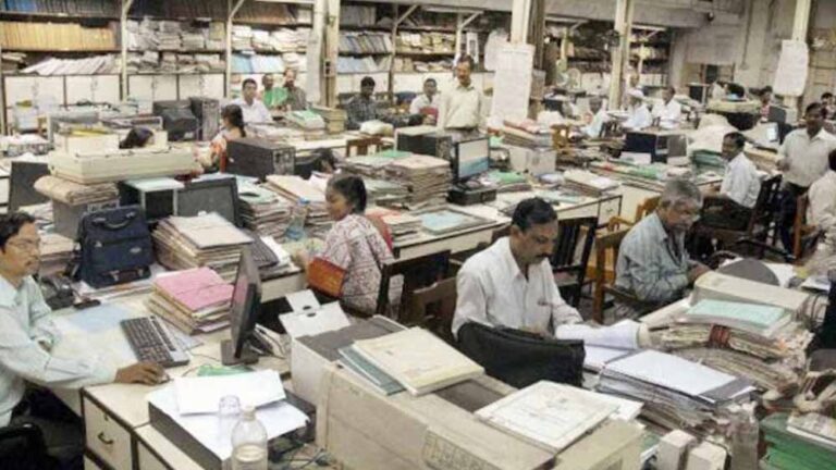 सरकारी अफसरों के लिए अलर्ट! मोहन सरकार ने रोक दी छुट्टियां, मुख्यालय से दूर रहने पर कार्रवाई