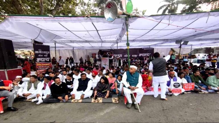 भागीरथपुरा हादसे के पीड़ितों को आर्थिक और रोजगार राहत देने की मांग जोर पकड़ रही भागीरथपुरा हादसे के पीड़ितों को आर्थिक और रोजगार राहत देने की मांग जोर पकड़ रही