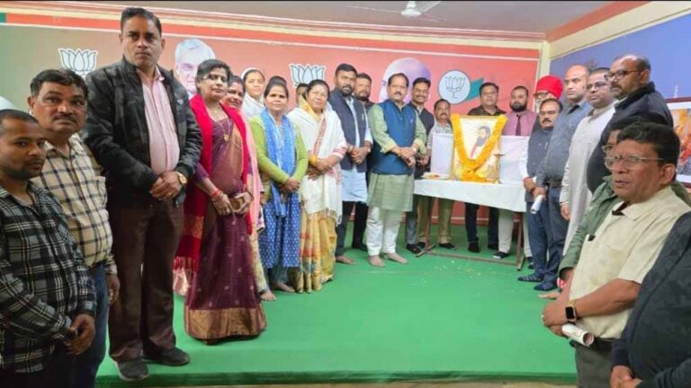 भाजपा कार्यालय मंडला में श्रद्धा एवं सम्मान के साथ मनाई गई संत रविदास जयंती