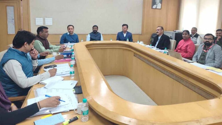 15 दिनों के भीतर खातों में पहुंचेगी 2025-26 की पोस्ट मैट्रिक छात्रवृत्ति, प्रमुख सचिव डॉ. कुमार ने दिए निर्देश