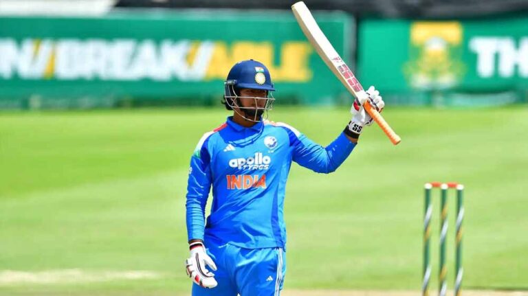 175 रनों की ऐतिहासिक पारी खेलकर पवेलियन लौटे वैभव सूर्यवंशी, फाइनल में अंग्रेजों की धज्जियां उड़ाईं