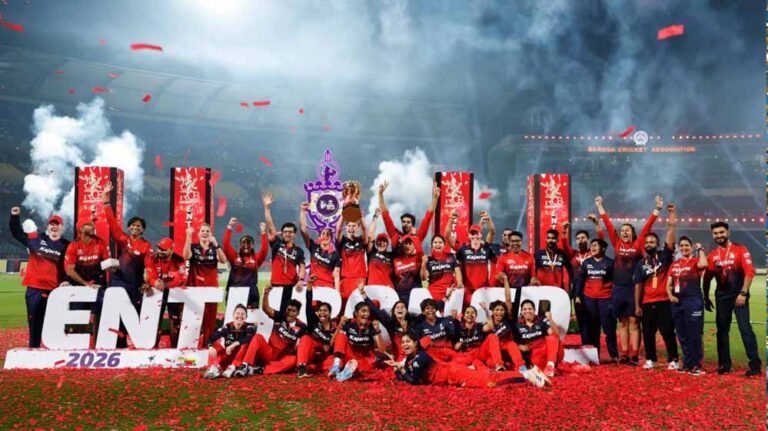 WPL Final: RCB की शानदार वापसी, दिल्ली को हराकर दूसरी बार चैंपियन बनी