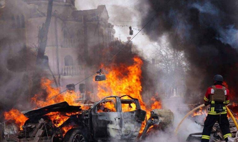 रूस का बड़ा हमला: यूक्रेन पर दागीं 400 ड्रोन और 40 मिसाइलें, इस साल का सबसे घातक अटैक