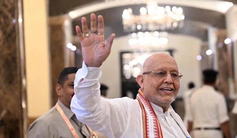 वित्त मंत्री सुरेश खन्ना ने विधानसभा में रखी आर्थिक सर्वेक्षण रिपोर्ट, प्रस्तुत किया सुदृढ़ कानून व्यवस्था का खाका वित्त मंत्री सुरेश खन्ना ने विधानसभा में रखी आर्थिक सर्वेक्षण रिपोर्ट, प्रस्तुत किया सुदृढ़ कानून व्यवस्था का खाका