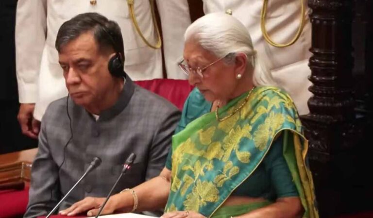 उत्तर प्रदेश विधानमंडल के बजट सत्र के प्रथम दिन दोनों सदनों के संयुक्त अधिवेशन को राज्यपाल आनंदीबेन पटेल ने किया संबोधित उत्तर प्रदेश विधानमंडल के बजट सत्र के प्रथम दिन दोनों सदनों के संयुक्त अधिवेशन को राज्यपाल आनंदीबेन पटेल ने किया संबोधित