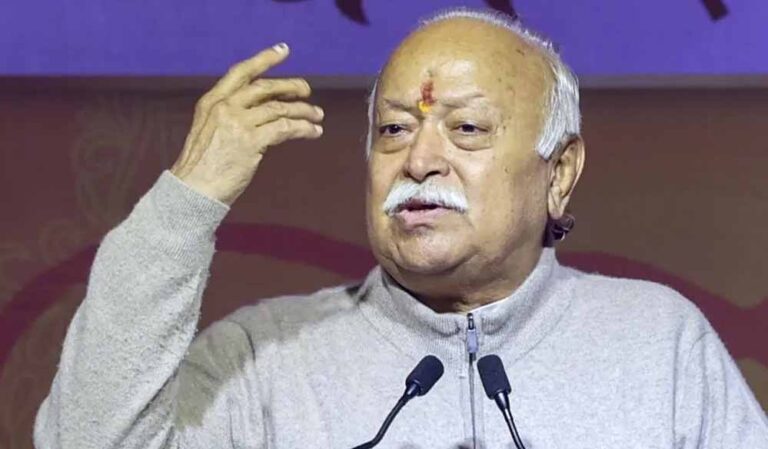 RSS प्रमुख बनने के लिए हिंदू होने की शर्त जरूरी, मोहन भागवत ने बताया चुनाव की प्रक्रिया  मोहन भागवत का बड़ा खुलासा: RSS प्रमुख बनने के लिए जरूरी है हिंदू होना, जानिए चुनाव की प्रक्रिया