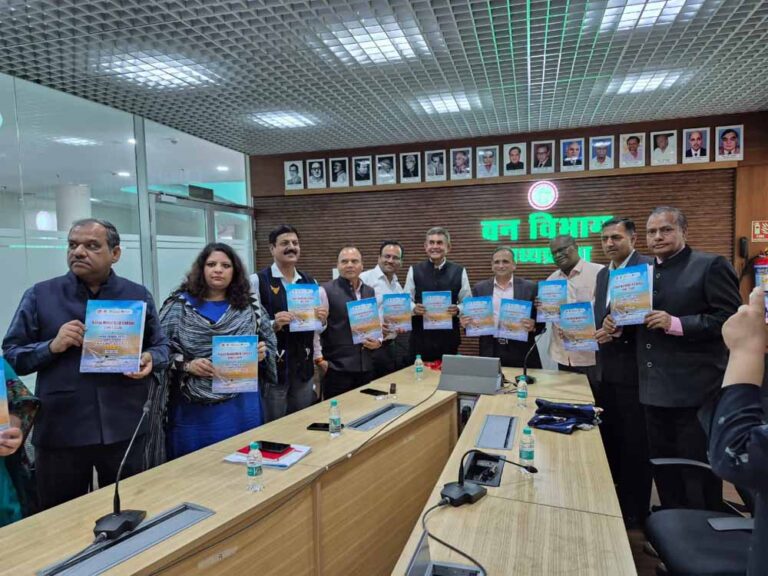 सरकार की उपलब्धियों और भविष्य की रूपरेखा का दस्तावेज हुआ जारी सरकार की उपलब्धियों और भविष्य की रूपरेखा का दस्तावेज हुआ जारी