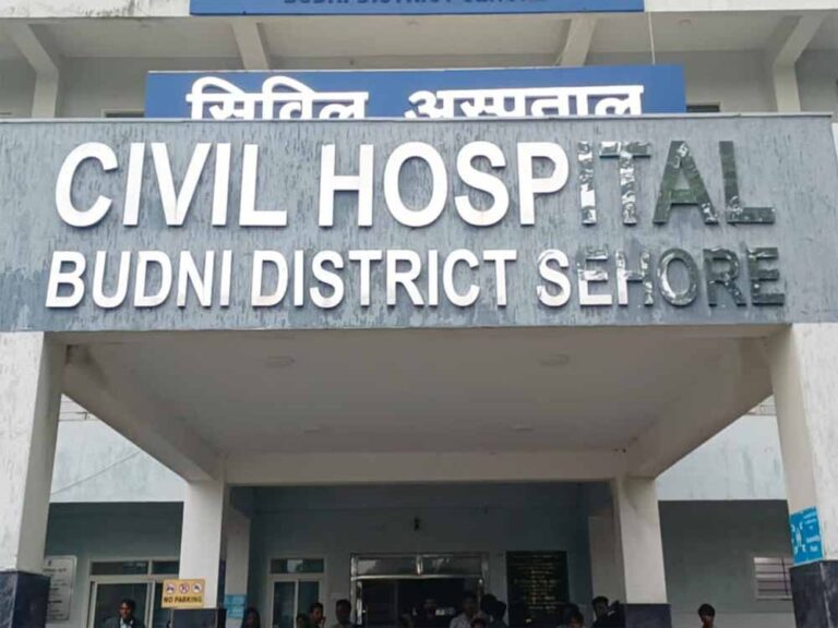 मानवता शर्मसार: अस्पताल में नवजात सौंपने के लिए दाई की अवैध वसूली, ₹1500 लेकर दिया बच्चा