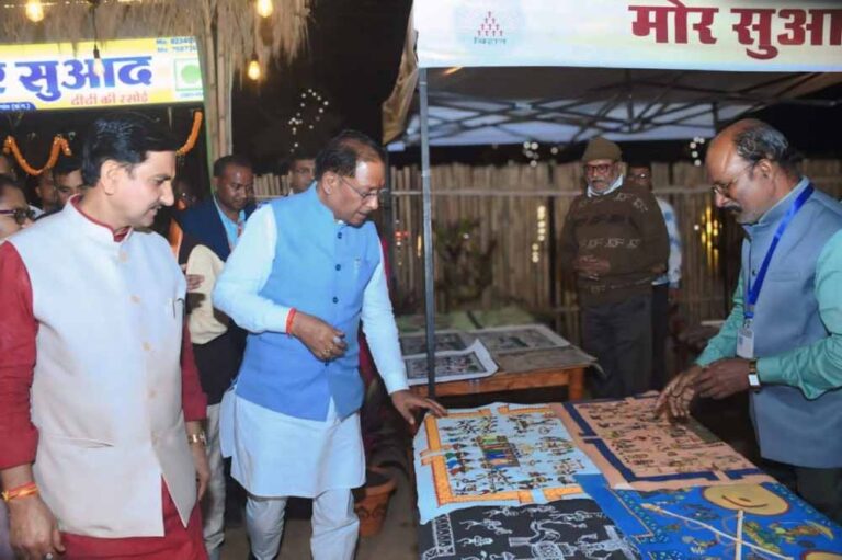 राज्यपाल डेका और CM साय ने काफिला रोककर देखी NH-30 के कार्य की प्रगति