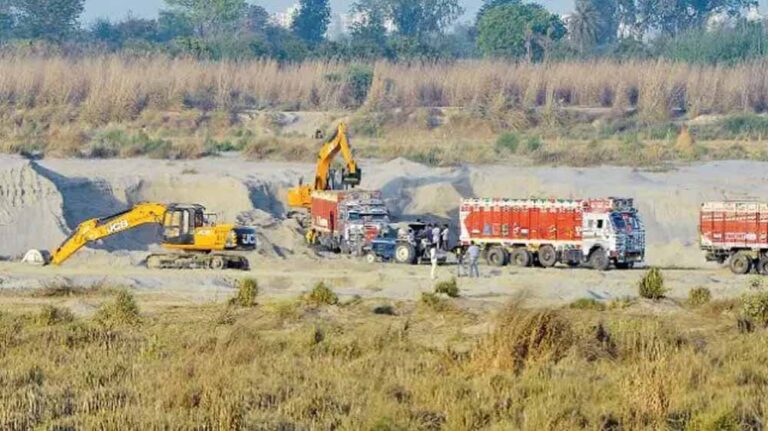 अवैध रेत उत्खनन रोकने बनेगी ग्राम निगरानी समिति अवैध रेत उत्खनन रोकने बनेगी ग्राम निगरानी समिति