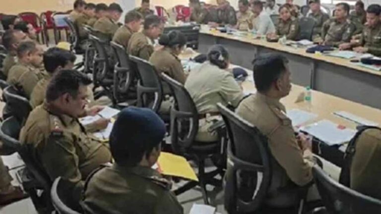 रायपुर आईजी ने पुलिस अधीक्षकों को अपराध और सड़क दुर्घटनाएं रोकने के दिए सख्त निर्देश
