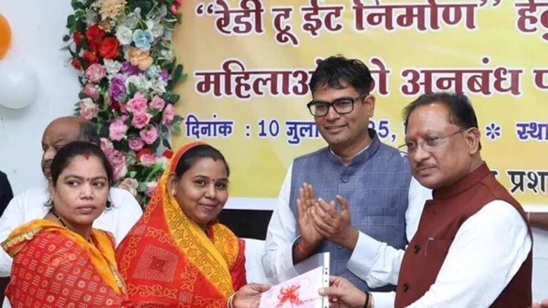 42 स्व-सहायता समूह करेंगे रेडी-टू-ईट निर्माण एवं वितरण कार्य 42 स्व-सहायता समूह करेंगे रेडी-टू-ईट निर्माण एवं वितरण कार्य