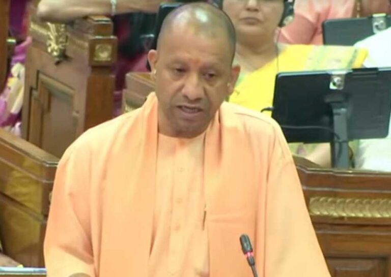 रेवेन्यू सरप्लस स्टेट बन गया है उत्तर प्रदेश: योगी रेवेन्यू सरप्लस स्टेट बन गया है उत्तर प्रदेश: योगी