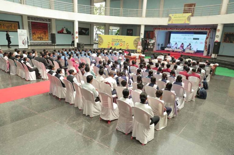 एसआईएचएम नया रायपुर में ब्रोशर प्रतियोगिता और पर्यटन शिक्षा प्रदर्शनी में 300 से अधिक विद्यार्थियों की भागीदारी एसआईएचएम नया रायपुर में ब्रोशर प्रतियोगिता और पर्यटन शिक्षा प्रदर्शनी में 300 से अधिक विद्यार्थियों की भागीदारी