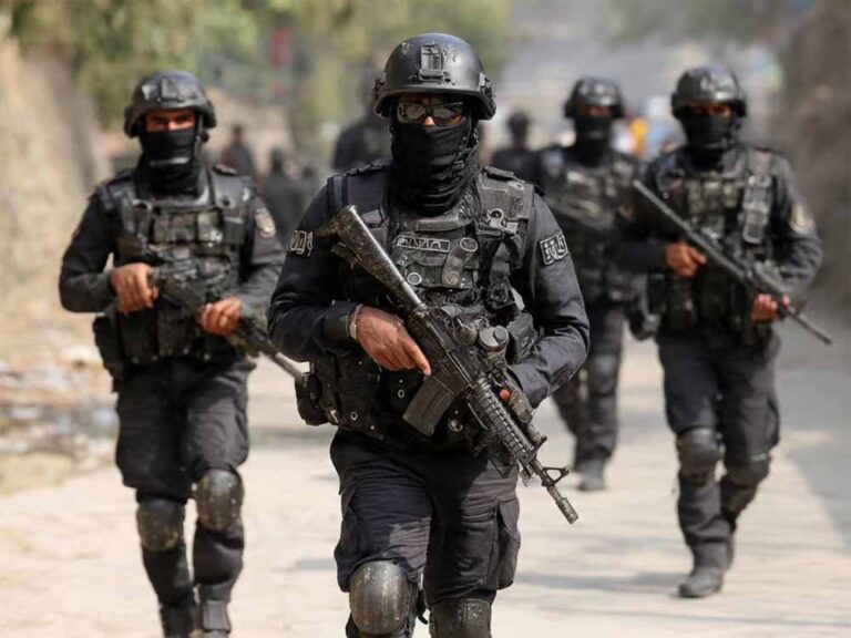 हमले की योजना बना रहे 8 संदिग्ध पाकिस्तानी और बांग्लादेशी गिरफ्तार हमले की योजना बना रहे 8 संदिग्ध पाकिस्तानी और बांग्लादेशी गिरफ्तार