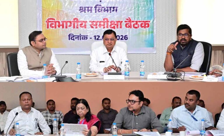 मंत्री  देवांगन का एक्शन मोड: श्रम विभाग की मैराथन बैठक में दिए अहम निर्देश