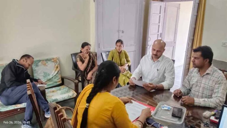 लोकायुक्त की बड़ी कार्रवाई: घूस लेते महिला सुपरवाइजर ट्रैप