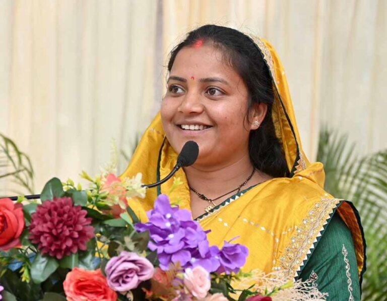 मंत्री लक्ष्मी राजवाड़े के प्रयास रंग लाए: वनांचल के सुदूर टोलों में पहुंचेगी बिजली मंत्री लक्ष्मी राजवाड़े के प्रयास रंग लाए: वनांचल के सुदूर टोलों में पहुंचेगी बिजली