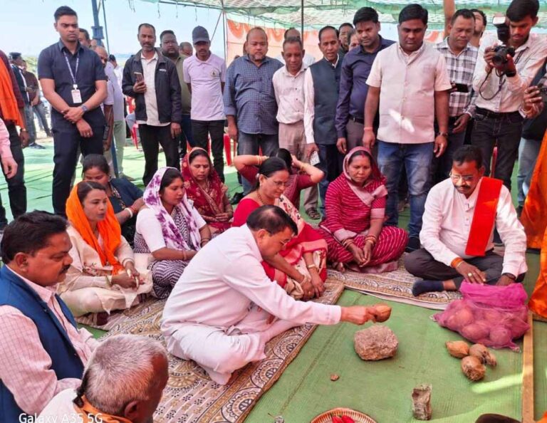 उद्योग मंत्री  लखनलाल देवांगन ने किया विकास  कार्यो का भूमिपूजन व लोकार्पण