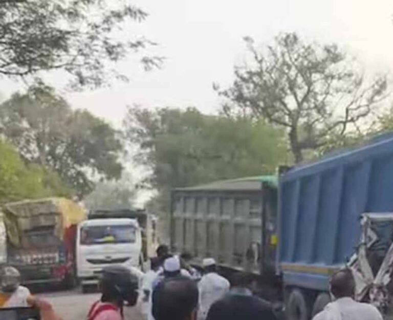 आगर-मालवा के कार सवार तीन लोगों की गुजरात में ट्रक से टक्कर में मौत