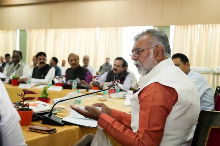 मजदूर परिवारों के बच्चों को बेहतर शिक्षा दिलाना सरकार का लक्ष्य : पटेल