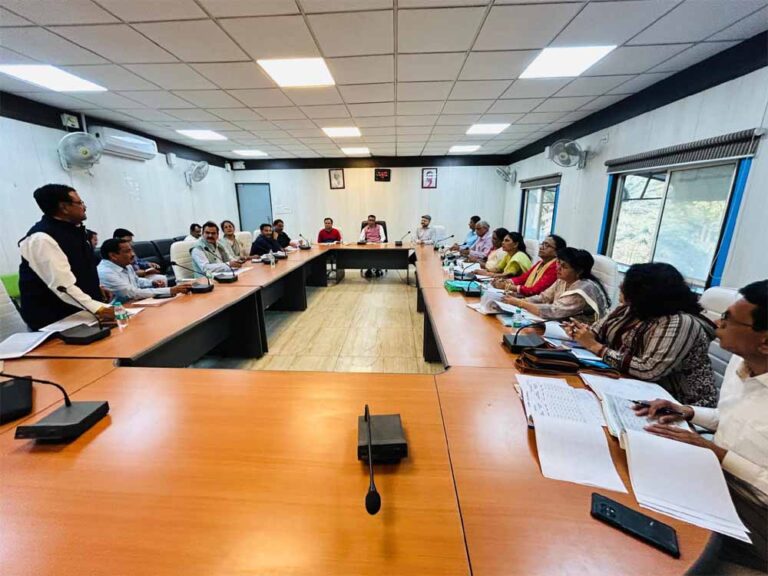 किसानों की आय बढ़ाने के लिए फार्म पॉन्ड व सहकारिता मॉडल पर जोर