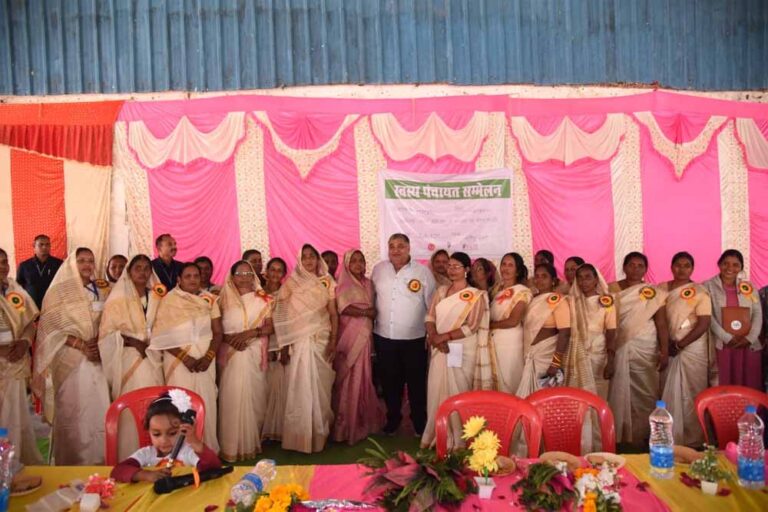 स्वास्थ्य पंचायत सम्मेलन: रामगढ़ में मितानिनों के कार्यक्रम में पहुंचे मंत्री राजेश अग्रवाल