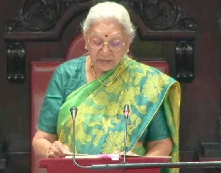 बॉटलनेक से ब्रेक-थ्रू स्टेट तक, राज्यपाल ने दिखाई यूपी के विकास की तस्वीर बॉटलनेक से ब्रेक-थ्रू स्टेट तक, राज्यपाल ने दिखाई यूपी के विकास की तस्वीर