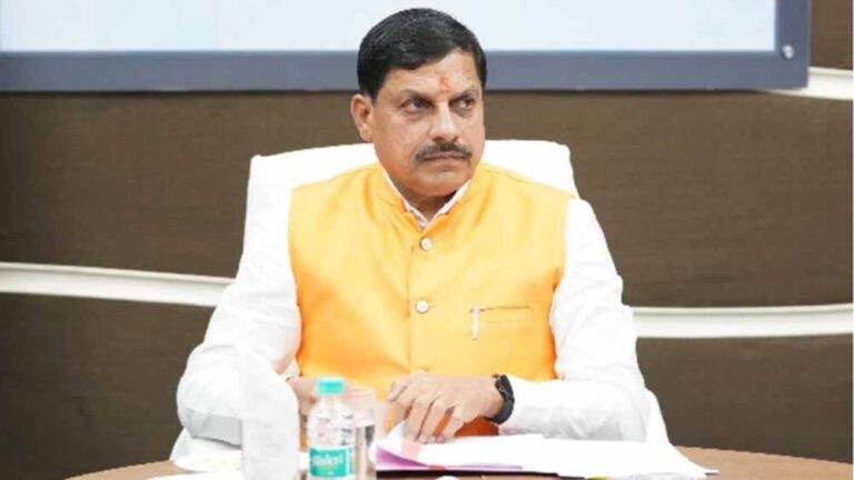 कृषक कल्याण वर्ष में मत्स्य पालकों की आर्थिक समृद्धि के लिए बनाई जाए कार्य योजना संभाग स्तर पर बनेंगे मछली घर