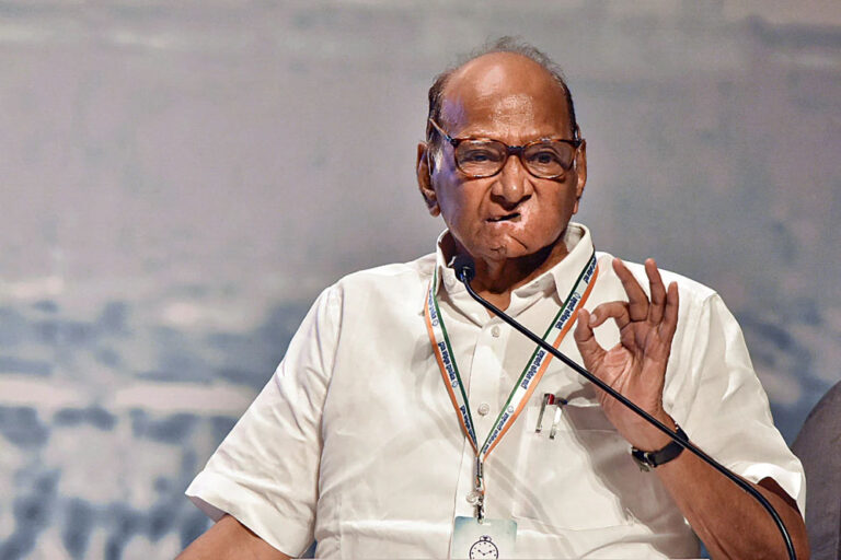 शरद पवार की तबीयत में गिरावट, अस्पताल में कराया गया भर्ती