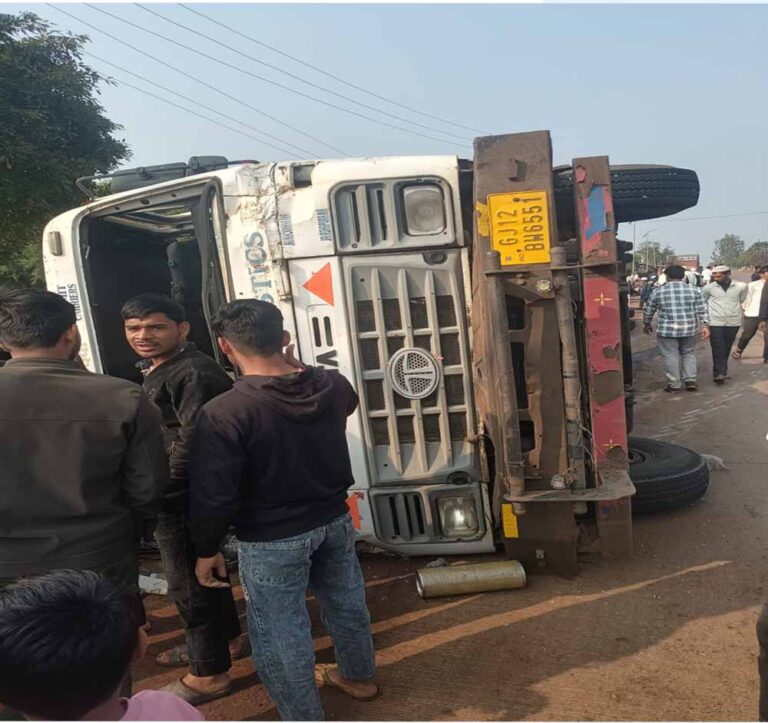 तत्परता और मानवीय संवेदनशीलता से घायल मासूमों को समय पर मिला उपचार तत्परता और मानवीय संवेदनशीलता से घायल मासूमों को समय पर मिला उपचार