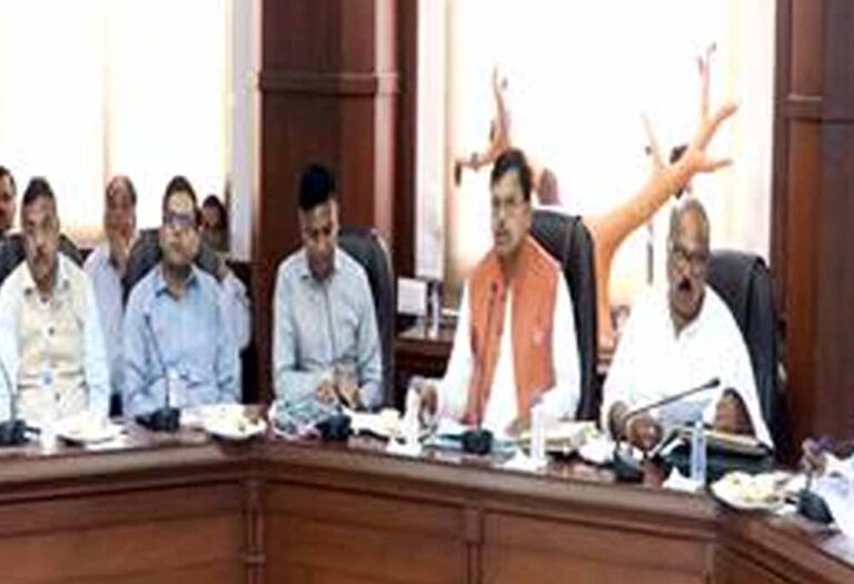 बिजली व्यवस्था को बेहतर बनाने सरकार गंभीर, समिति की सिफारिशों पर होगा अमल बिजली व्यवस्था को बेहतर बनाने सरकार गंभीर, समिति की सिफारिशों पर होगा अमल