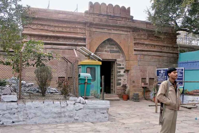 भोजशाला से कमाल मौला मस्जिद तक: धार में हिंदू-मुस्लिम टकराव की जड़ क्या है?