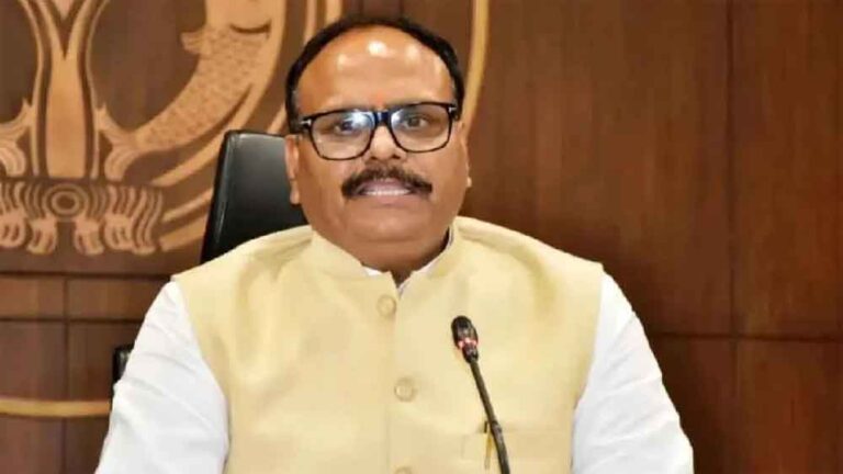 ‘मोहब्बत की दुकान’ पर सियासी वार: ब्रजेश पाठक बोले- राहुल गांधी फैला रहे अराजकता और भारत विरोध ‘मोहब्बत की दुकान’ पर सियासी वार: ब्रजेश पाठक बोले- राहुल गांधी फैला रहे अराजकता और भारत विरोध