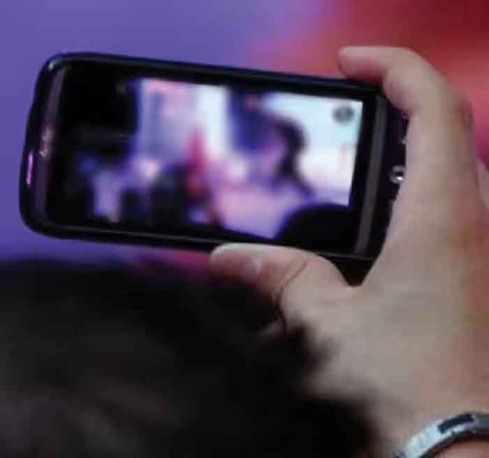 अब नहीं होगा फोटो से ब्लैकमेल: सरकारी एजेंसी की एडवाइजरी में जानें सुरक्षा के टिप्स अब नहीं होगा फोटो से ब्लैकमेल: सरकारी एजेंसी की एडवाइजरी में जानें सुरक्षा के टिप्स