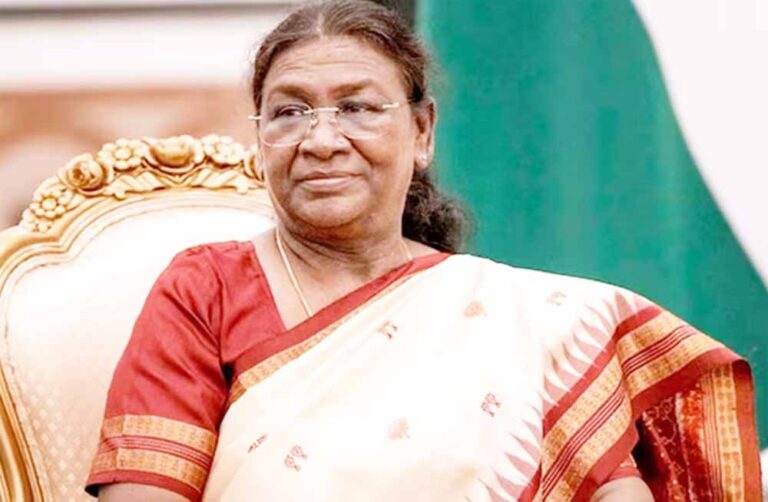 बस्तर में 7 फरवरी को राष्ट्रपति फिर आएंगी बस्तर में 7 फरवरी को राष्ट्रपति फिर आएंगी