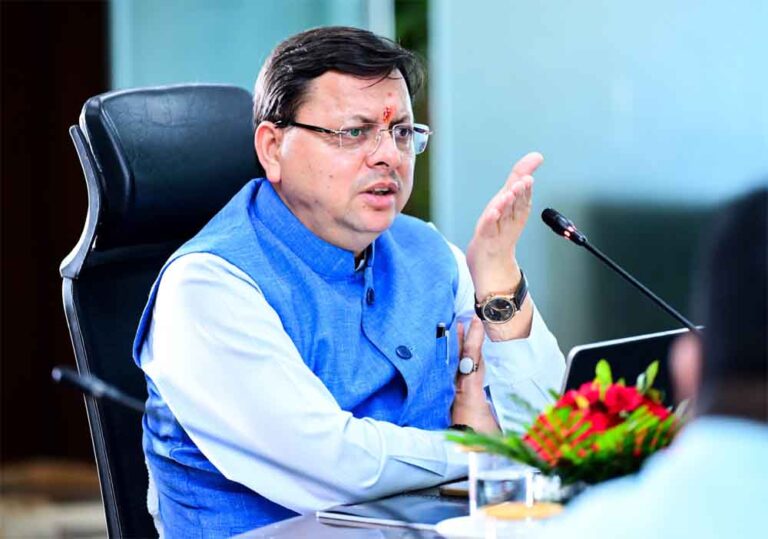 कर्मचारियों की सुरक्षा पर सख्त पुष्कर सिंह धामी, लापरवाही पर होगी कड़ी कार्रवाई कर्मचारियों की सुरक्षा पर सख्त पुष्कर सिंह धामी, लापरवाही पर होगी कड़ी कार्रवाई