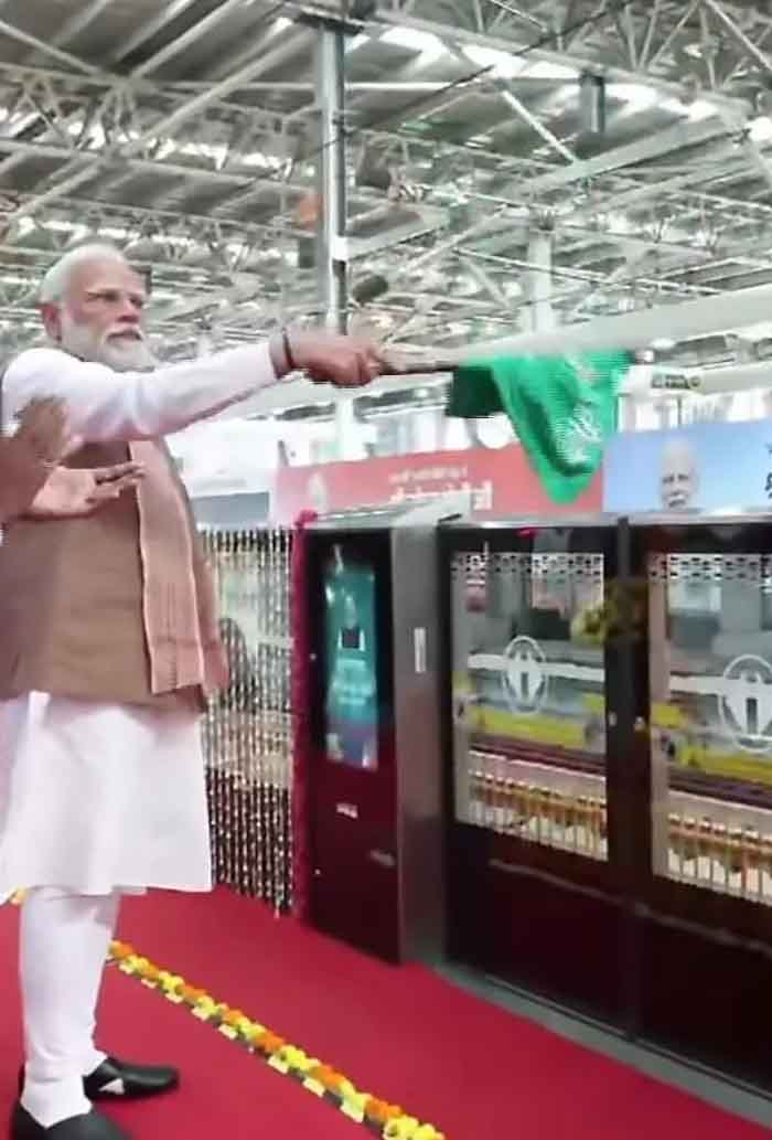 नमो भारत की तेज रफ्तार शुरू, पीएम मोदी ने दिखाई हरी झंडी, मेरठ मेट्रो का उद्घाटन नमो भारत की तेज रफ्तार शुरू, पीएम मोदी ने दिखाई हरी झंडी, मेरठ मेट्रो का उद्घाटन