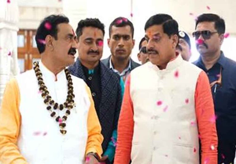 मुख्यमंत्री, डबरा में नवग्रह शक्तिपीठ के प्राण-प्रतिष्ठा समारोह में हुए शामिल