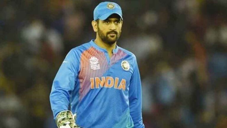 हर किसी का काम नहीं कॉमेंट्री – MS धोनी ने बताया माइक्रोफोन से दूरी का असली कारण