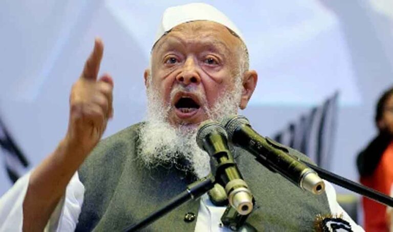 वंदे मातरम् को अनिवार्य बजाने पर बवाल, बोले मदनी- यह धार्मिक आज़ादी के खिलाफ कदम वंदे मातरम् को अनिवार्य बजाने पर बवाल, बोले मदनी- यह धार्मिक आज़ादी के खिलाफ कदम