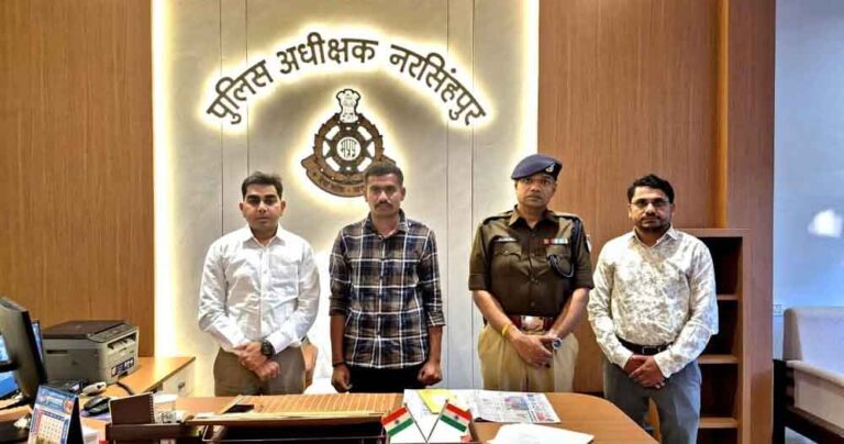 शहीद निरीक्षक आशीष शर्मा के भाई अंकित को मिली एसआई पद पर नियुक्ति शहीद निरीक्षक आशीष शर्मा के भाई अंकित को मिली एसआई पद पर नियुक्ति